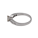 05_IHRSCHMUCK_Solitär Verlobungsring Vorsteckring, 750er Weißgold, Brillant round cut und Diamanten Seitlich